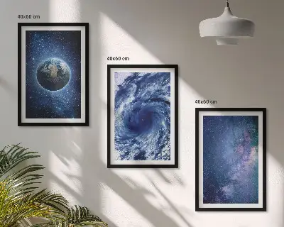 Kompozice obrazů na stěnu se zobrazením Země, vesmírné bouře a galaxie