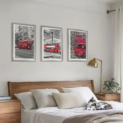 Sada 3 obrazů červené londýnské autobusy