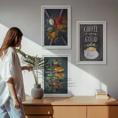 Sada obrazů do obývacího pokoje s motivem koření, kávy, bylinek a vzorů