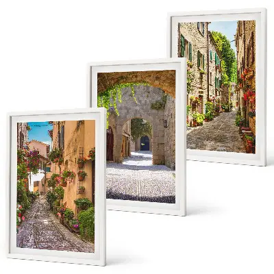Sada obrazů do obývacího pokoje italské ulice s květinami a architekturou