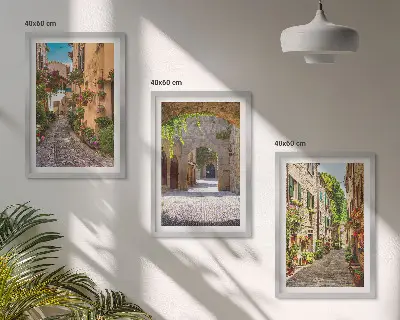 Sada obrazů do obývacího pokoje italské ulice s květinami a architekturou