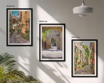 Sada obrazů do obývacího pokoje italské ulice s květinami a architekturou