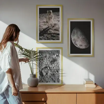 Kompozice obrazů na stěnu fotografie astronauta z Měsíce