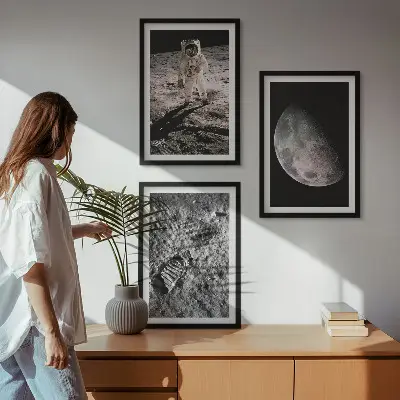 Kompozice obrazů na stěnu fotografie astronauta z Měsíce