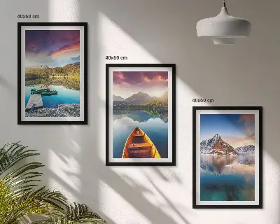 Sada obrazů do obývacího pokoje s motivem jezer, hor a lodi v klidné atmosféře
