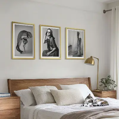 Sada obrazů do obývacího pokoje černobílé portréty žen