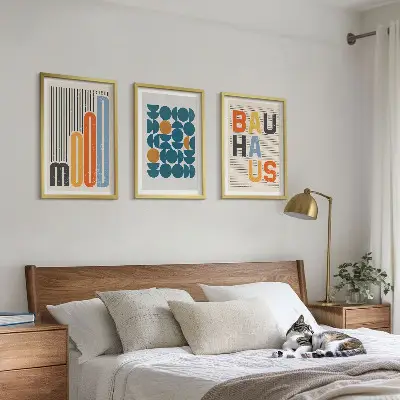 Sada obrazů do obývacího pokoje s geometrickými vzory ve stylu Bauhaus