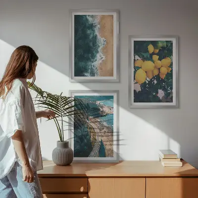 Sada obrazů do obývacího pokoje s motivem mořské pláže, citronů a hor