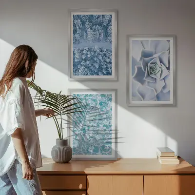 Sada obrazů na stěnu motiv zimní les v modrých tónech