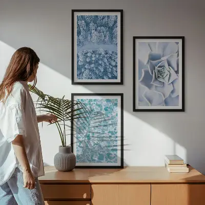 Sada obrazů na stěnu motiv zimní les v modrých tónech