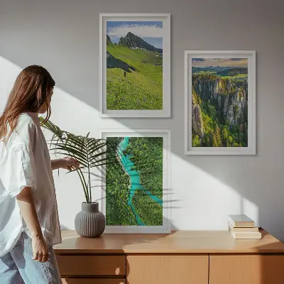 Sada obrazů do obývacího pokoje zelené hory s řekou a skalami