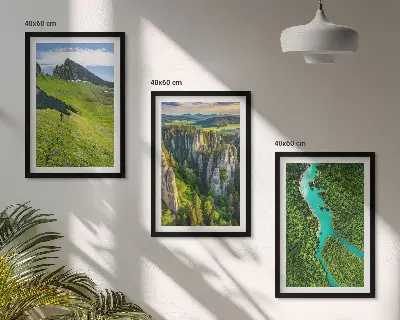 Sada obrazů do obývacího pokoje zelené hory s řekou a skalami