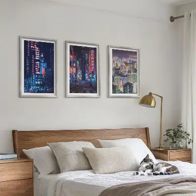Sada obrazů do obývacího pokoje neonová světla nočního města