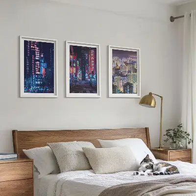 Sada obrazů do obývacího pokoje neonová světla nočního města