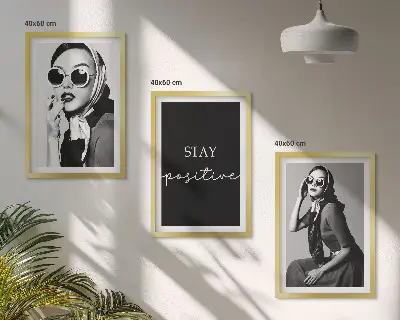 Sada obrazů do obývacího pokoje se stylovými portréty žen s brýlemi