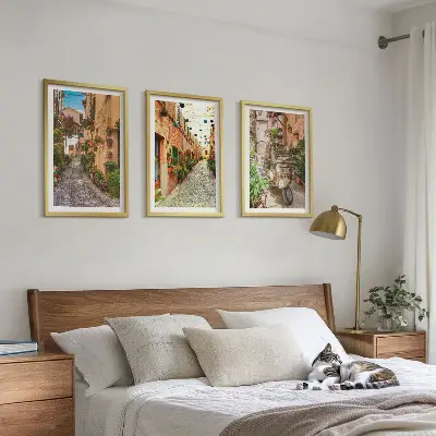 Sada 3 obrazů s motivem italské ulice s květinami