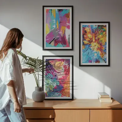 Sada obrazů do obývacího pokoje s barevnými abstraktními vzory