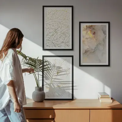 Sada obrazů do obývacího pokoje s abstraktním mramorovým vzorem listů