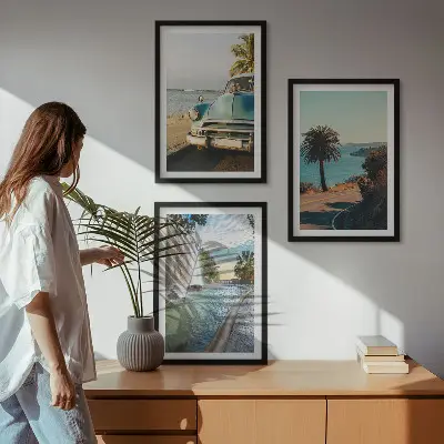Sada obrazů do obývacího pokoje vodopád s palmami na dovolené