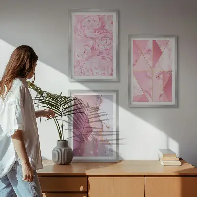 Sada obrazů do obývacího pokoje růžové geometrické pivoňky