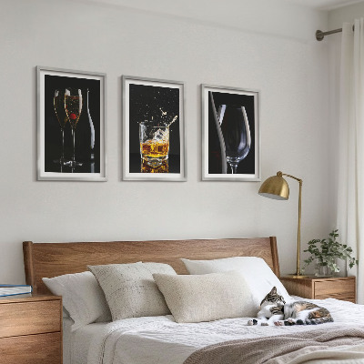 Sada 3 obrazů Sklenice vína a whisky na černém pozadí
