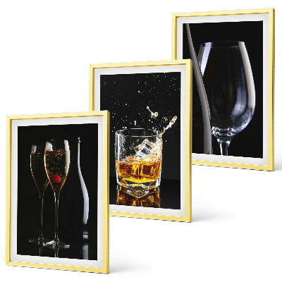 Sada 3 obrazů Sklenice vína a whisky na černém pozadí