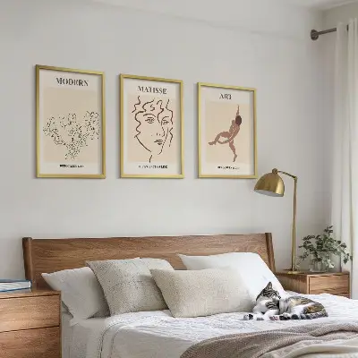 Sada obrazů do obývacího pokoje stylová grafika s květinovými motivy postav