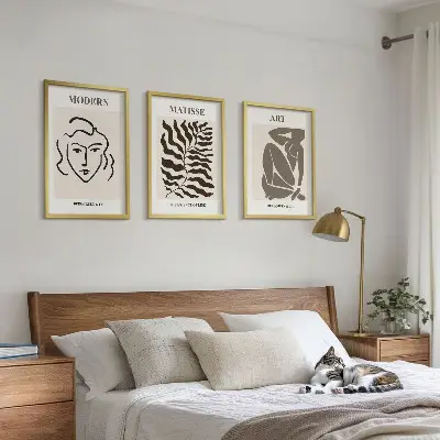 Kompozice obrazů na stěnu stylová grafika s postavami ve stylu liniového umění
