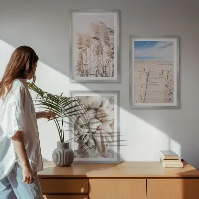 Sada obrazů do obývacího pokoje s motivem plážových mušlí a mořské trávy