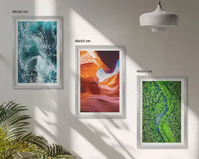 Sada obrazů do obývacího pokoje pohyb vody v kaňonu se zeleným lesem