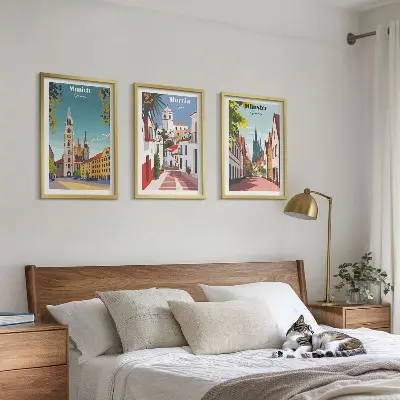 Sada obrazů do obývacího pokoje evropská města v barevných kresbách