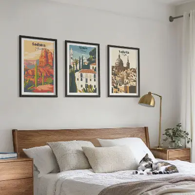 Sada obrazů do obývacího pokoje pohledy Sedona, Sintra a Valletta v retro stylu