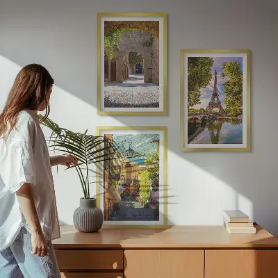 Sada 3 obrazů ulice s architekturou a Eiffelovou věží