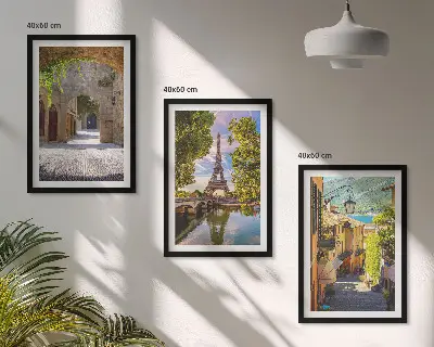 Sada 3 obrazů ulice s architekturou a Eiffelovou věží