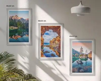 Sada obrazů do obývacího pokoje s motivem odrazů skal v horských jezerech
