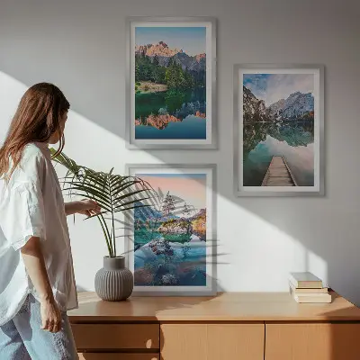 Sada obrazů do obývacího pokoje s motivem odrazu lesa v horských jezerech