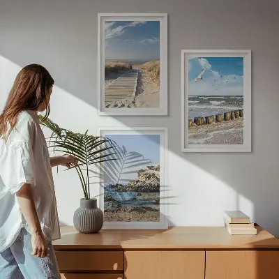Sada obrazů do obývacího pokoje dřevěná cesta na pláži s útesy