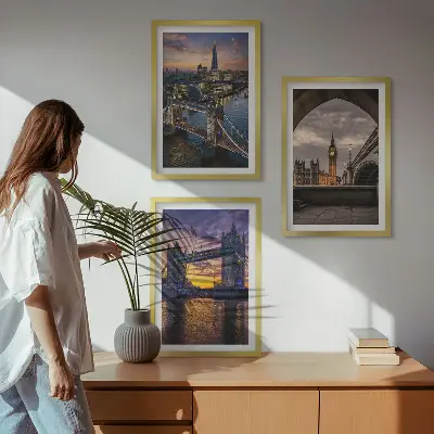 Sada obrazů do obývacího pokoje městské mosty s hodinovými věžemi