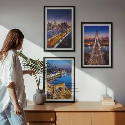 Sada obrazů do obývacího pokoje města s nočními mosty a řekami