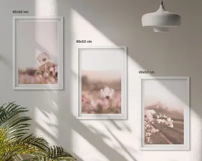 Sada obrazů do obývacího pokoje louky s divokými květinami v letní krajině