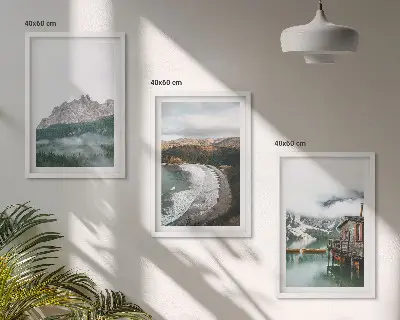 Sada 3 obrazů dřevěný dům na horské pláži