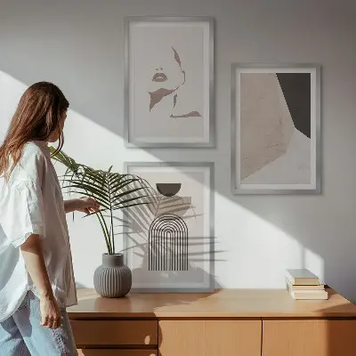 Sada obrazů do obývacího pokoje s abstraktními tvary obličejů