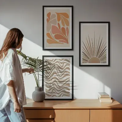 Sada obrazů do obývacího pokoje se sluncem a pastelovými boho tvary