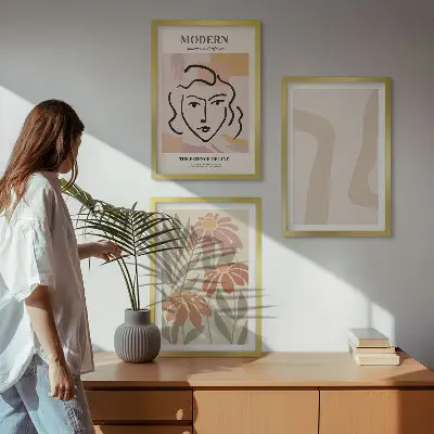 Sada obrazů do obývacího pokoje moderní abstraktní žena