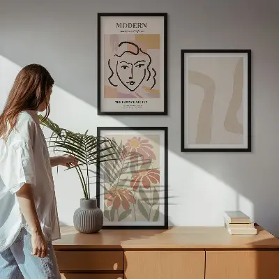 Sada obrazů do obývacího pokoje moderní abstraktní žena