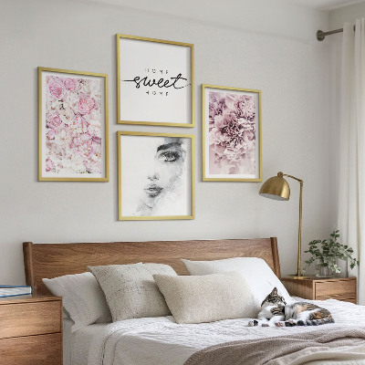 Moderní sada obrazů Portrét ženy s pivoňkami doma