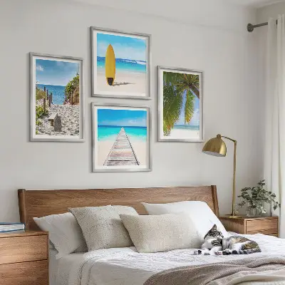 Moderní sada obrazů s motivem dovolené a výhledem na pláž s palmami