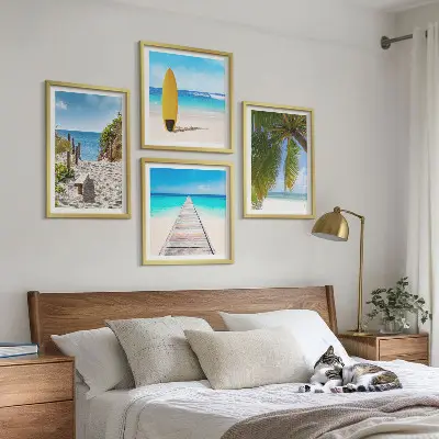 Moderní sada obrazů s motivem dovolené a výhledem na pláž s palmami