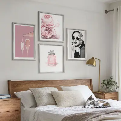 Moderní sada obrazů stylové růžové doplňky