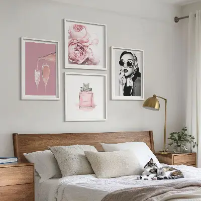 Moderní sada obrazů stylové růžové doplňky
